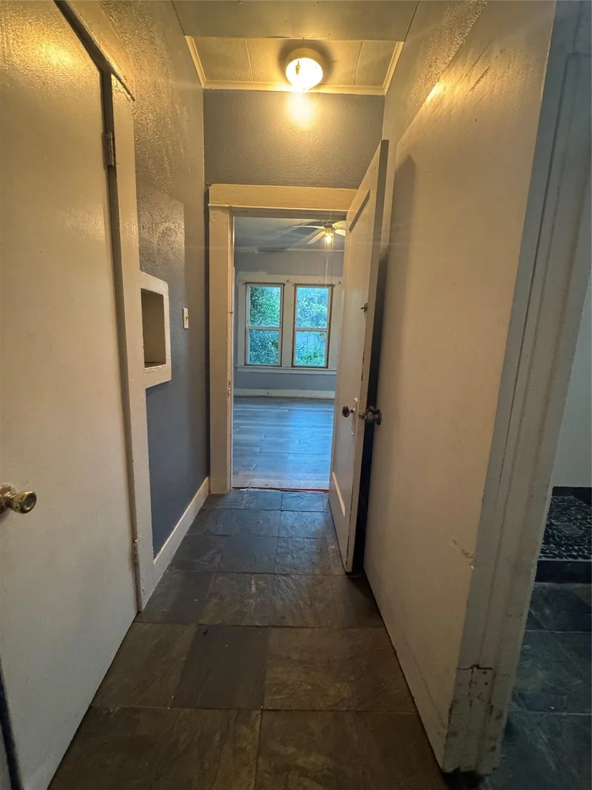 Photo of 2721 Homan Avenue