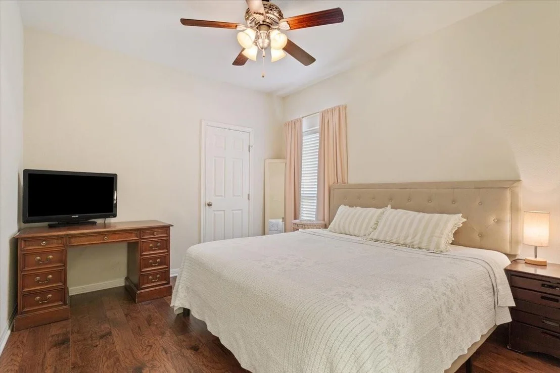 Photo of 900 Queen Elizabeth Drive