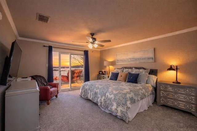 Photo of 140 Oyster Bay