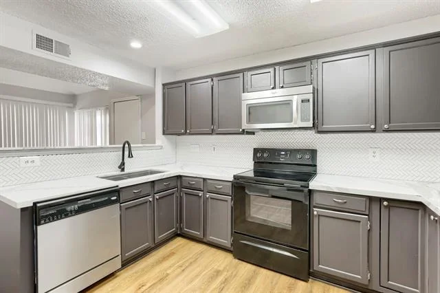 Photo of 1106 Alameda Drive