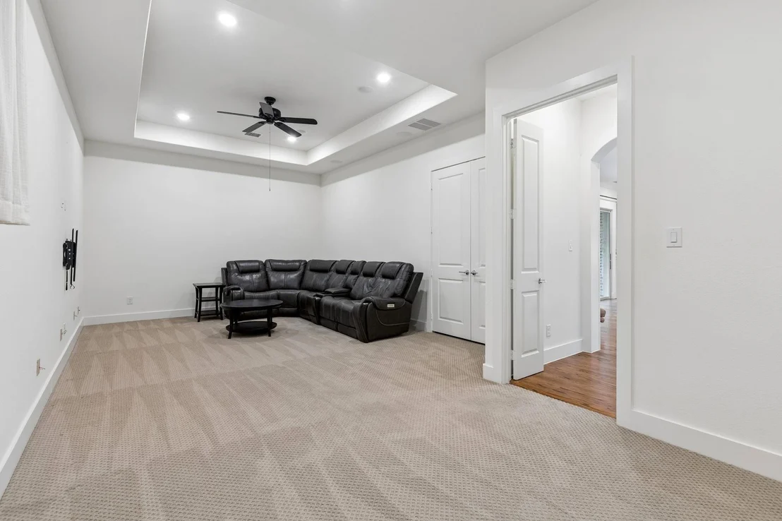 Photo of 3300 Crescent Lane