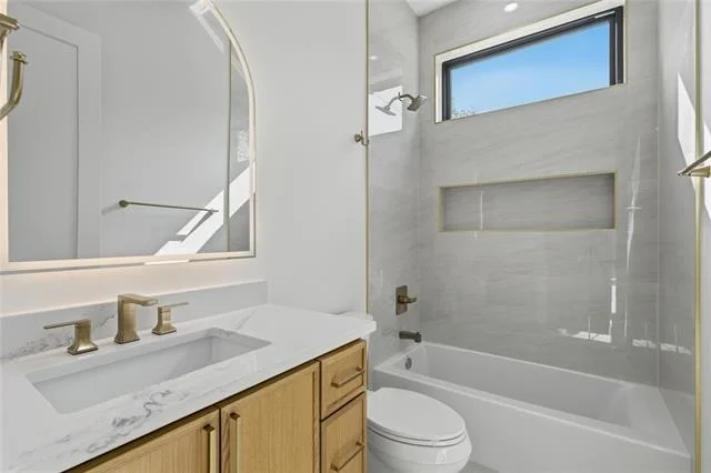 Photo of 6038 Prospect Avenue