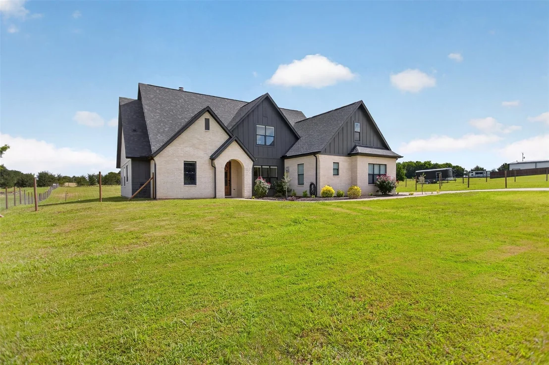 Photo of 4640 County Road 1040