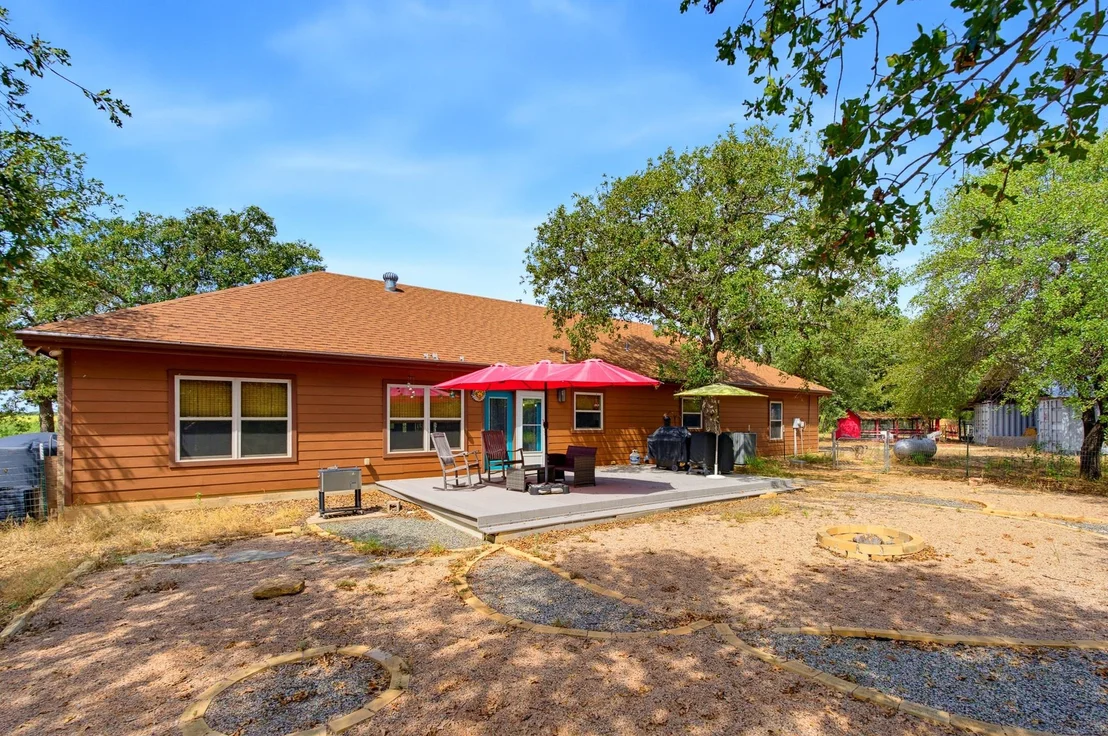 Photo of 17978 County Road 445