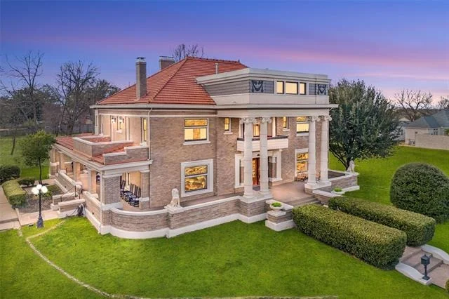 Photo of 705 Griffith Avenue