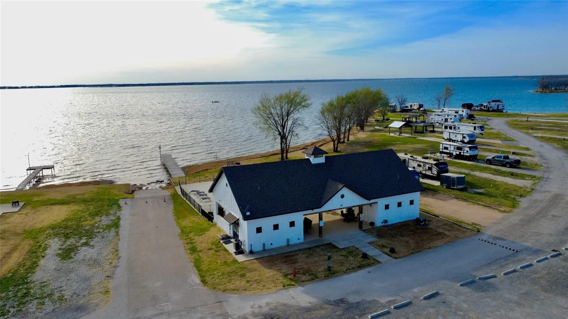 Photo of 6084 Peninsula Road