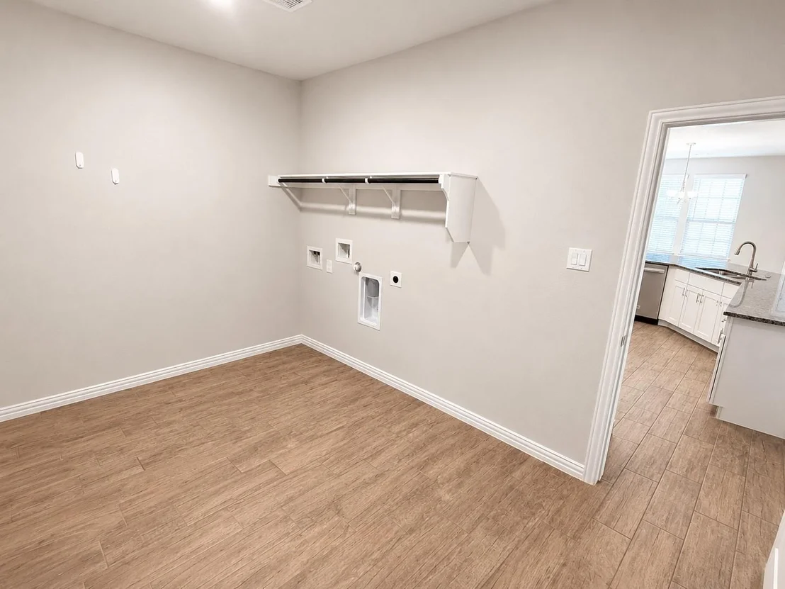 Photo of 136 Bowling Green Avenue