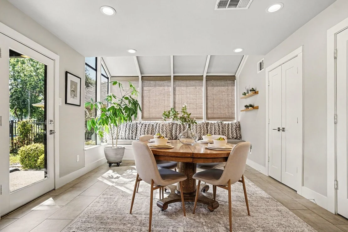 Photo of 2902 Ambleside Lane