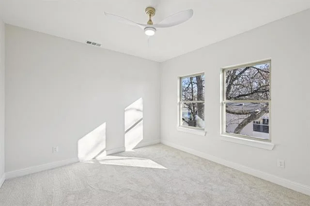 Photo of 1704 Highland Drive W