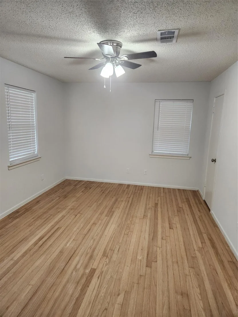 Photo of 1838 Oak Hill Circle