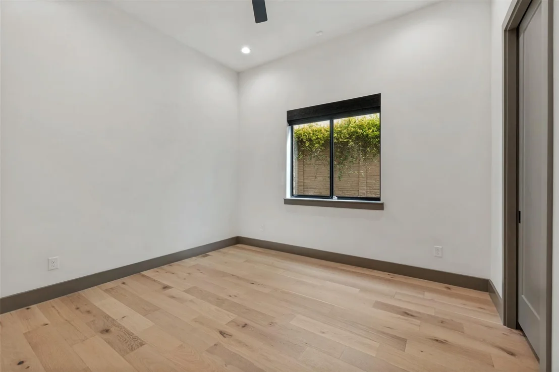 Photo of 3716 W Beverly Drive