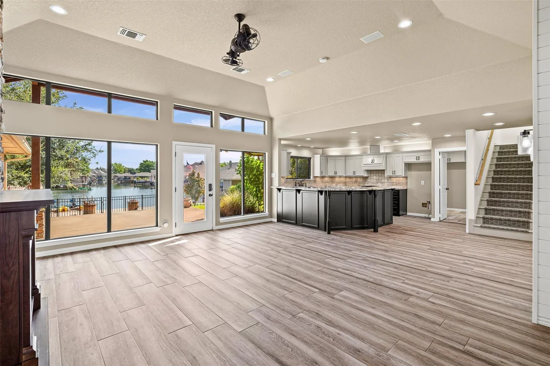 Photo of 2325 River Road