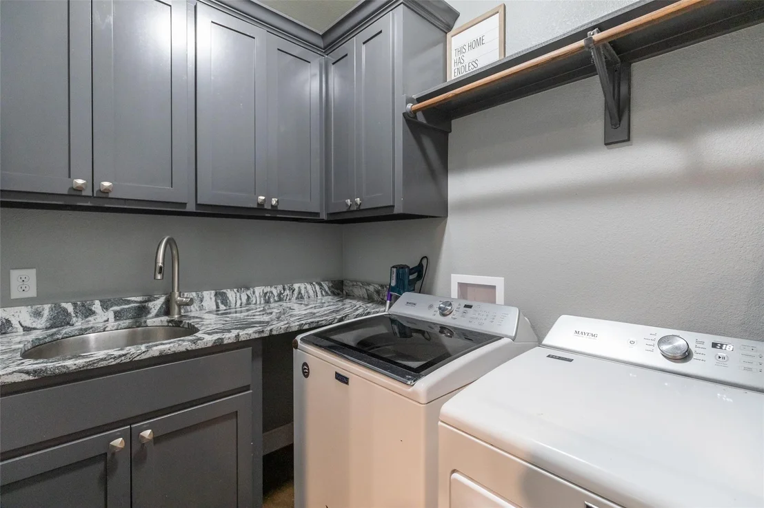 Photo of 901 Kelley Lane