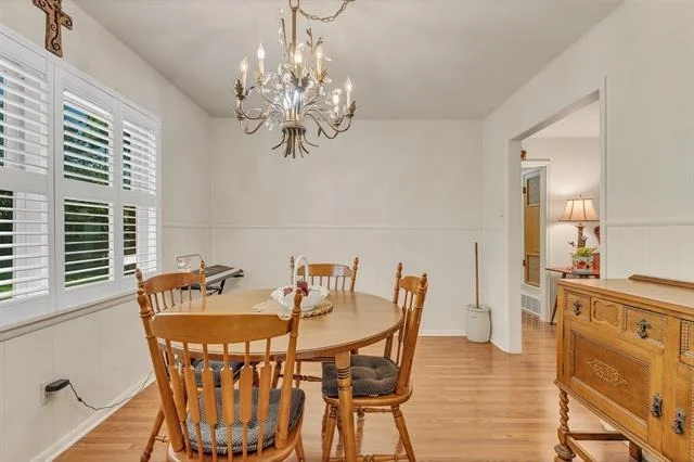 Photo of 1325 Royal Oaks Drive