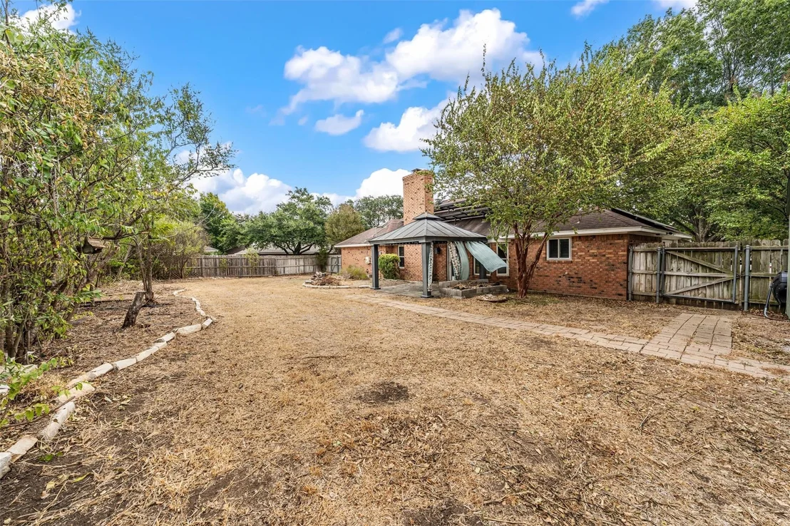Photo of 812 Regina Drive