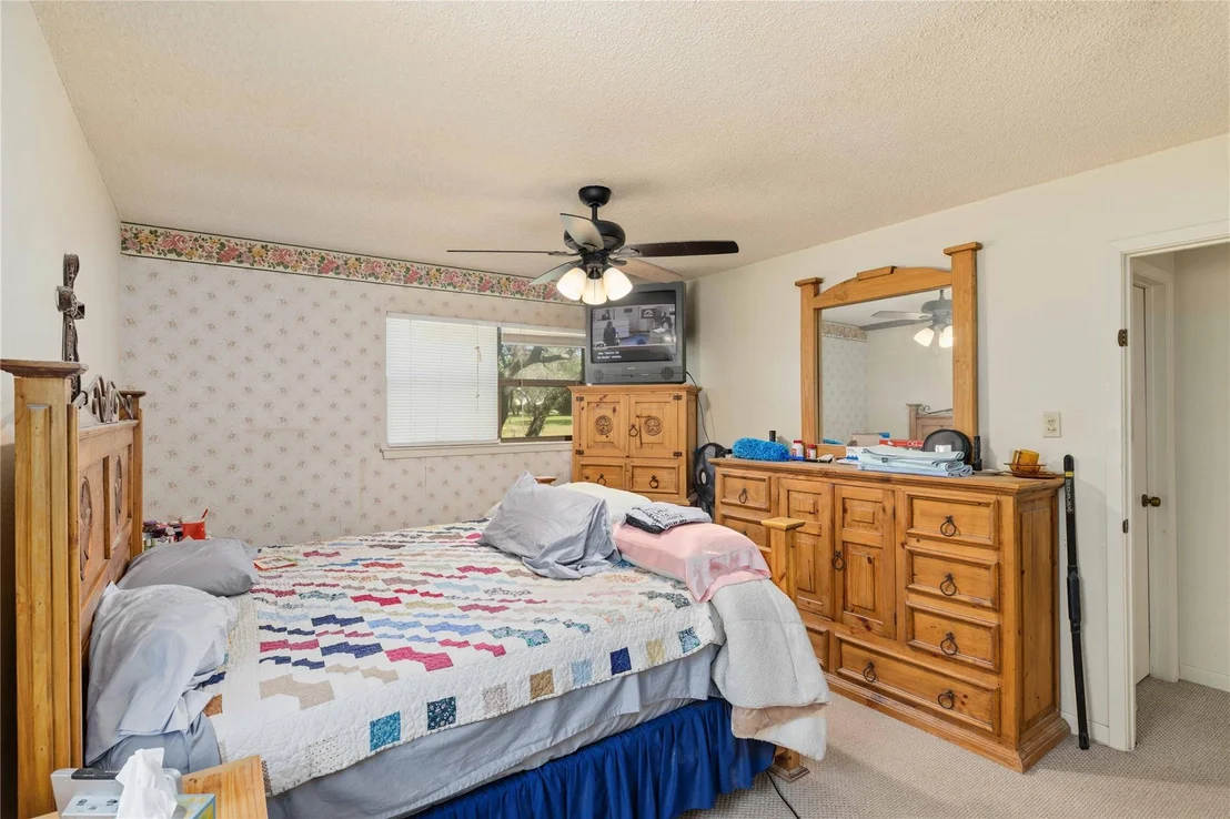 Photo of 346 Whispering Oaks Lane