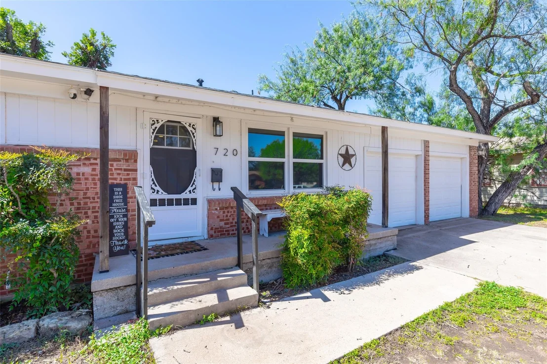 Photo of 720 GLENDALE Drive