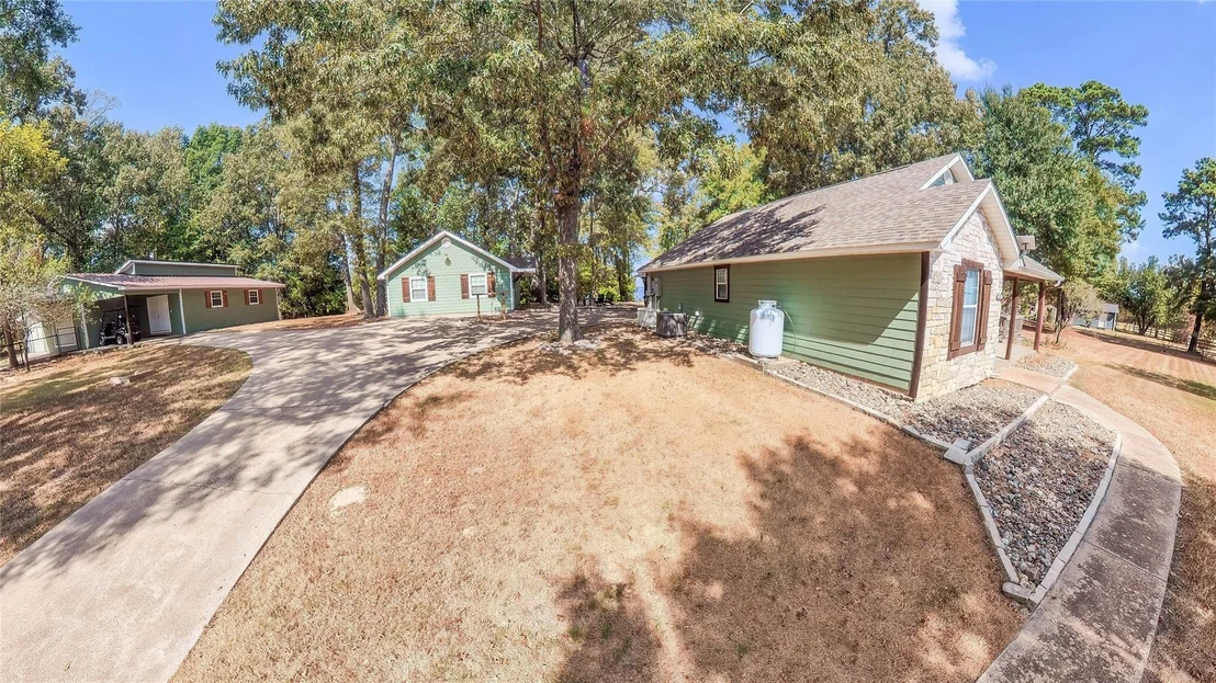 Photo of 237 Lakeview Circle