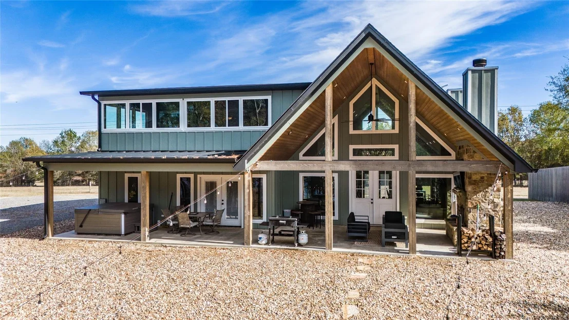 Photo of 449 Lakeview Circle