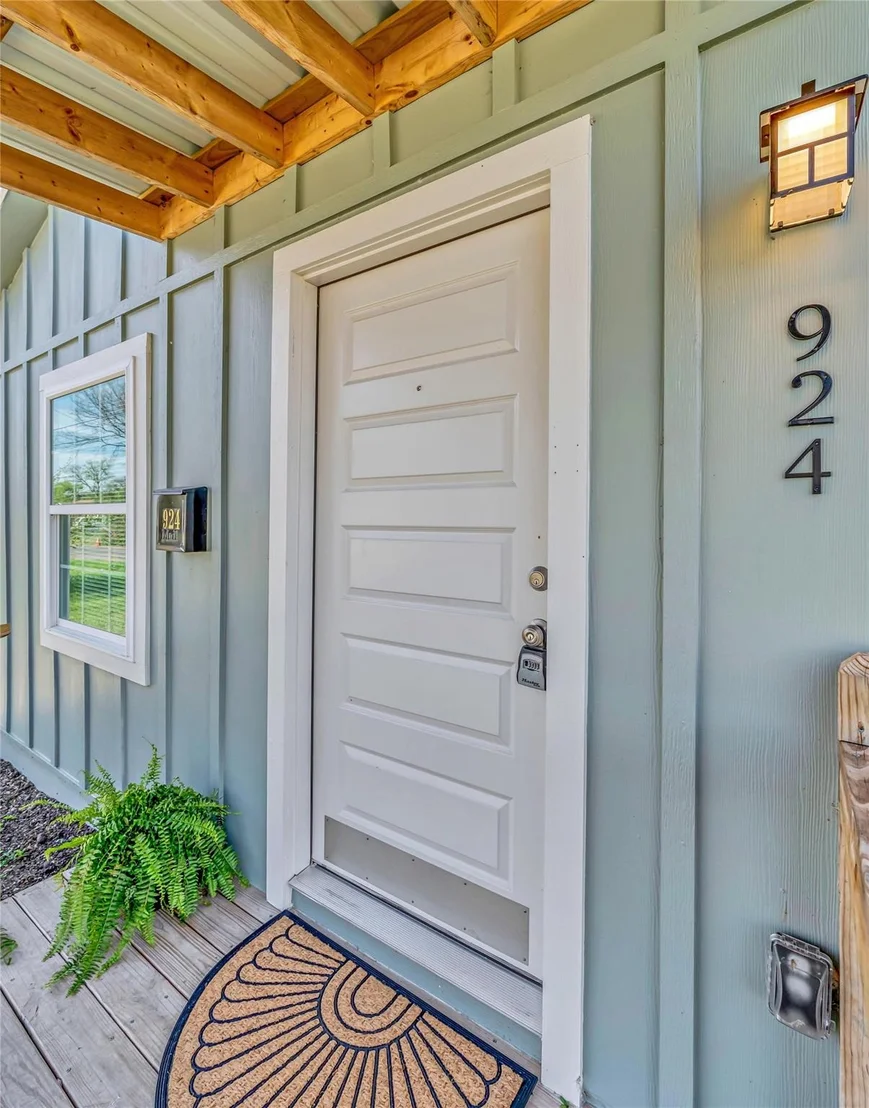 Photo of 924 Gurley Lane