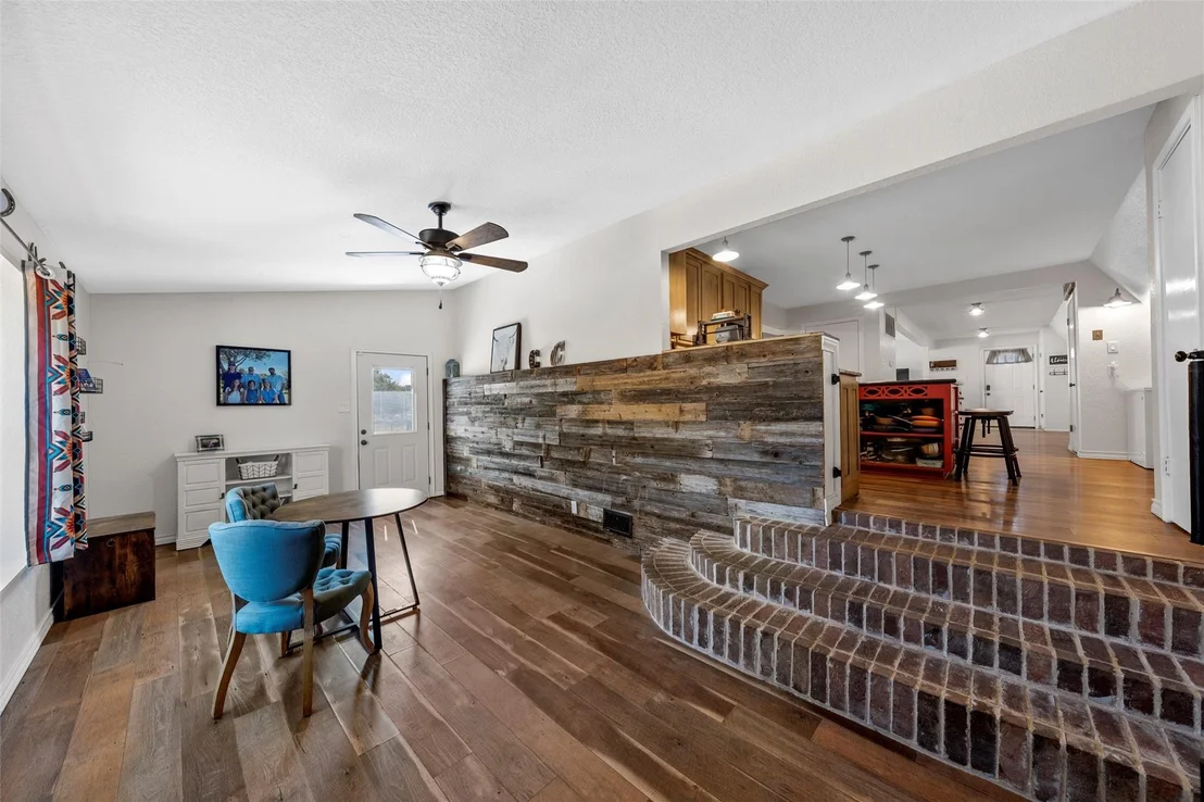 Photo of 518 Warren Road