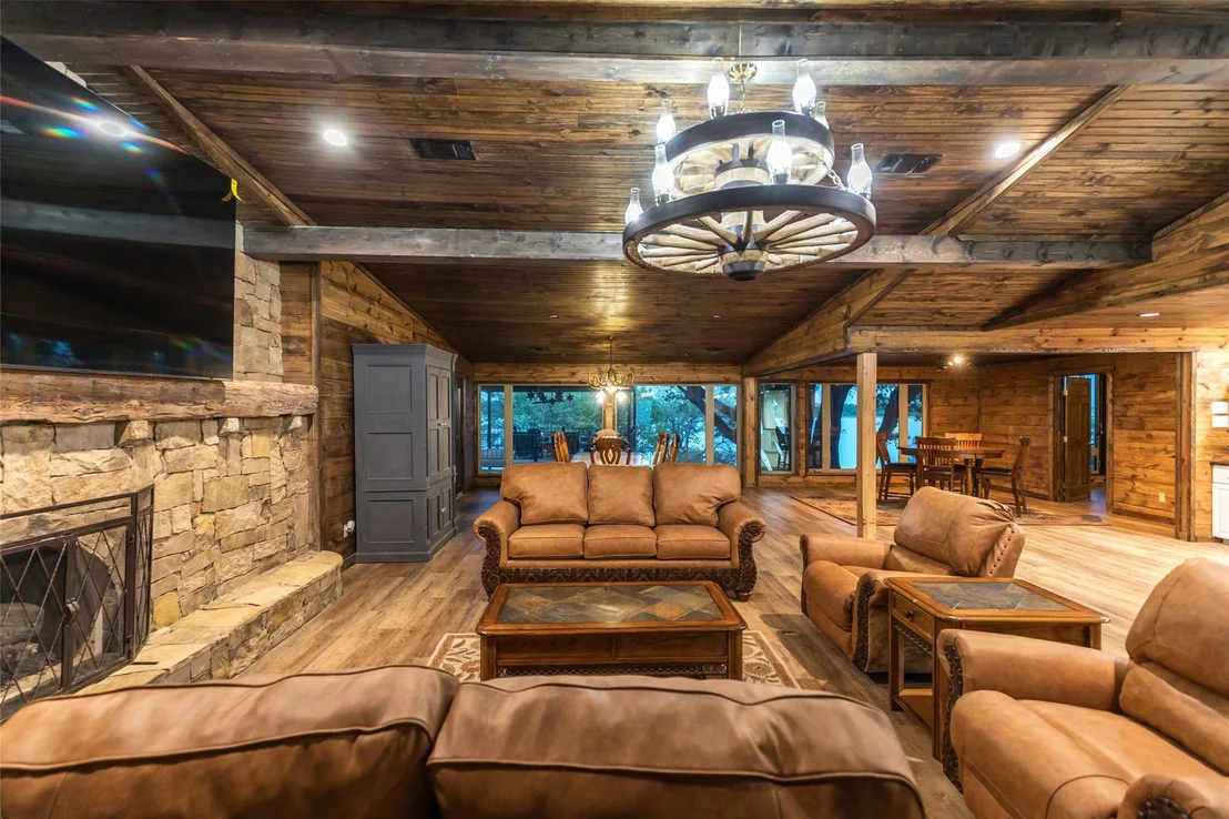 Photo of 440 Lakeside Drive