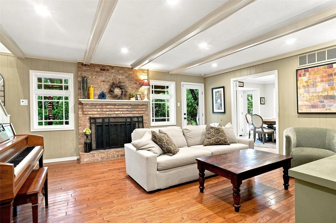 Photo of 933 Blue Lake Circle