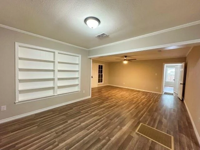 Photo of 302 W Highland Avenue