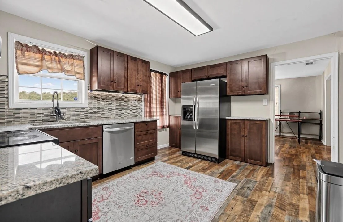 Photo of 535 Ross Road
