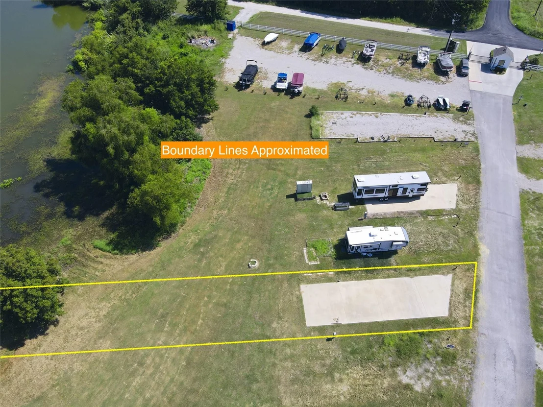 Photo of 5086 Waterfront Road