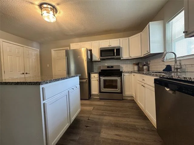 Photo of 105 S Lakeview Drive