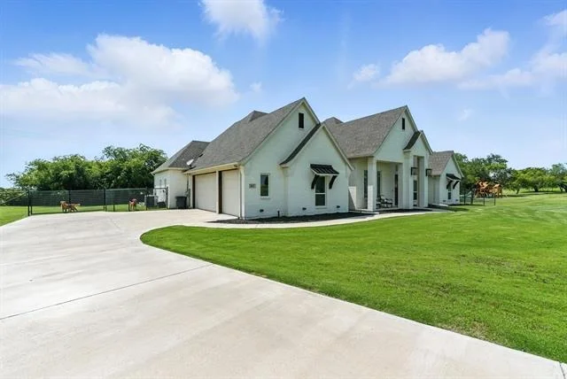 Photo of 363 Red Bird Drive