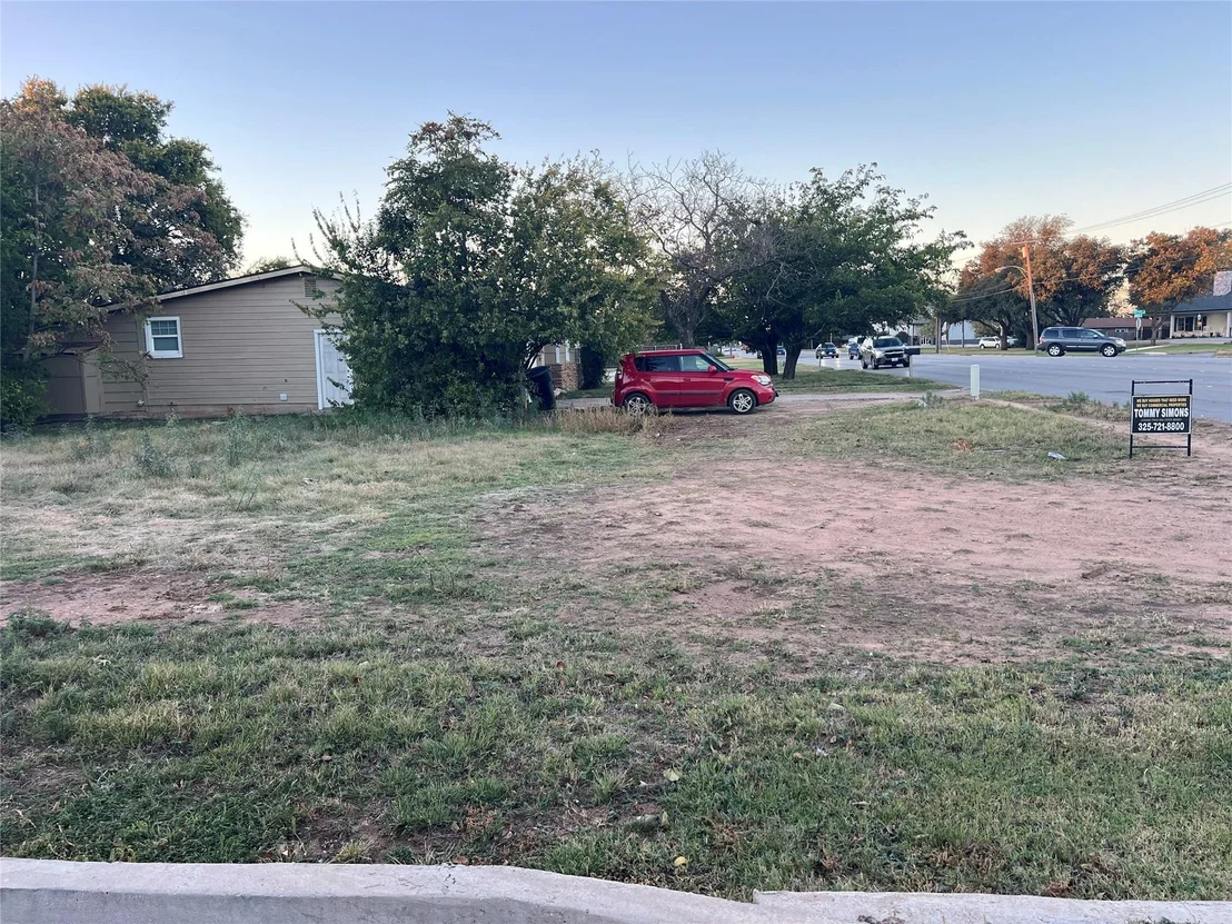 Photo of 2925 Buffalo Gap Road
