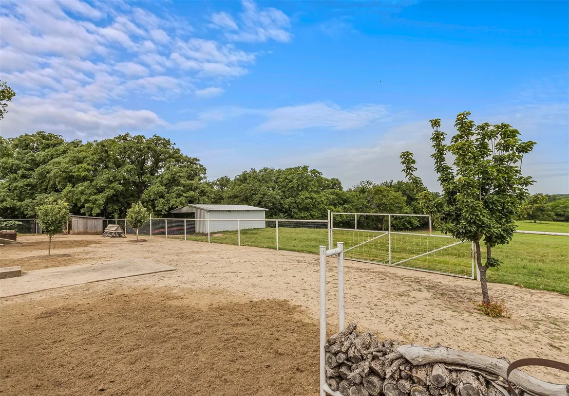 Photo of 339 Colwell Road