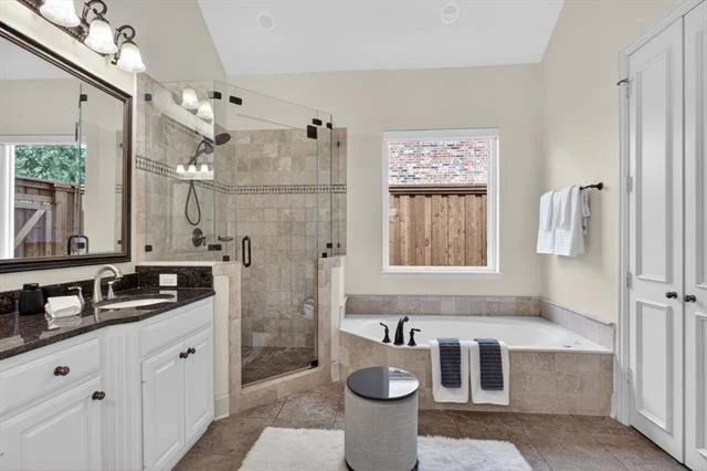 Photo of 5937 Glendower Lane