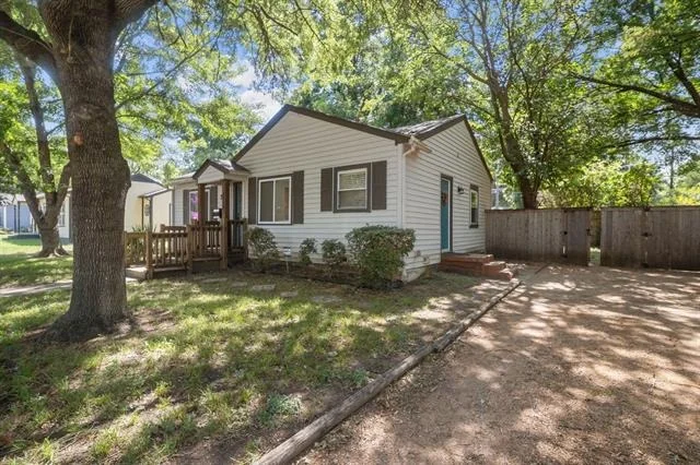 Photo of 1116 Edgefield Drive