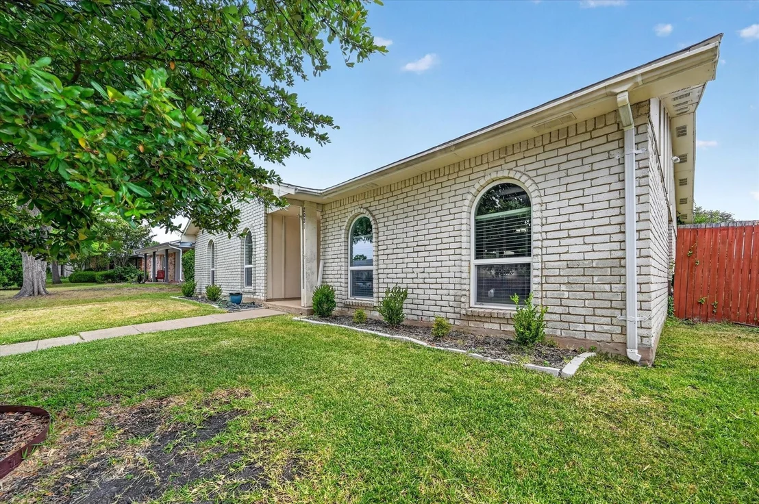 Photo of 2021 Emory Oak Drive