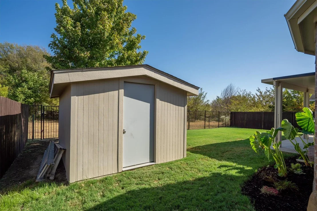 Photo of 6424 Roaring Creek