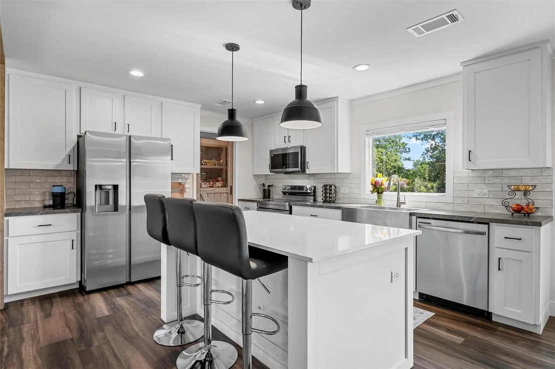 Photo of 3050 Clater Powell