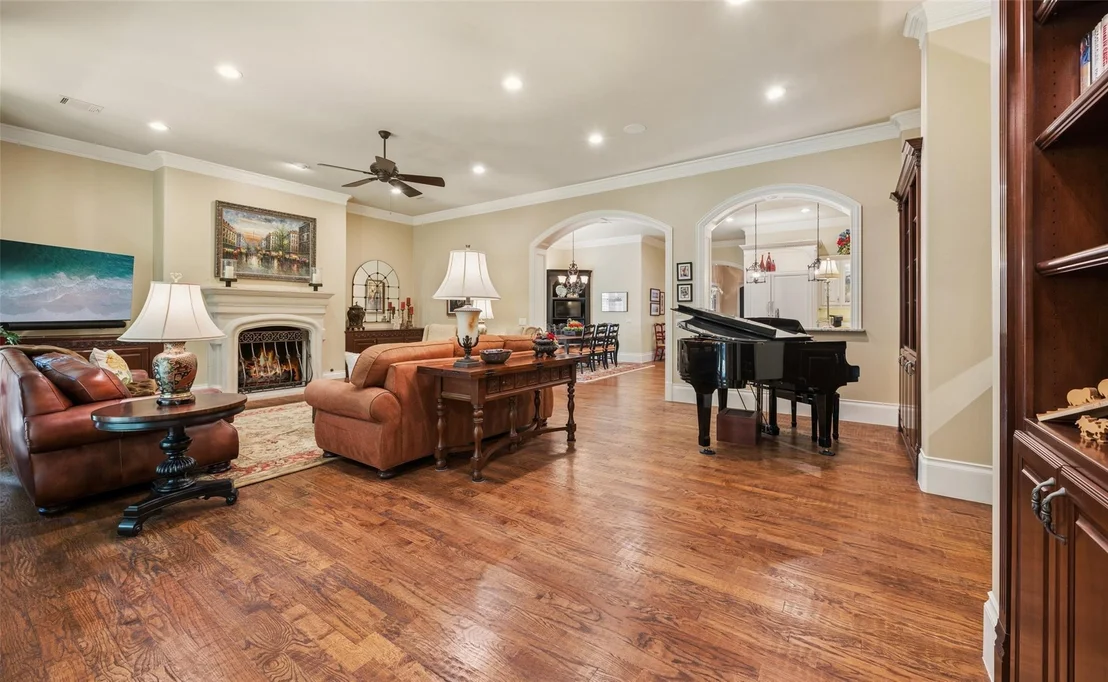 Photo of 6350 Memorial Drive