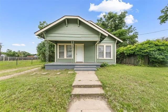 Photo of 604 Garrison Street