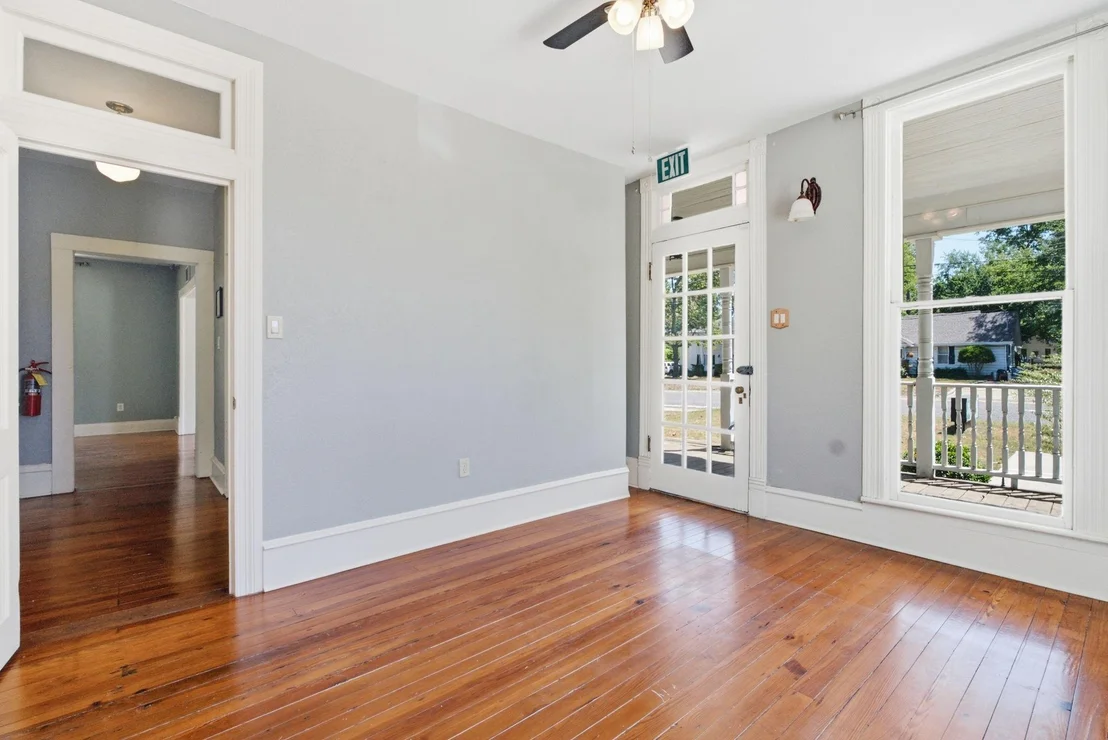 Photo of 1009 N Pacific