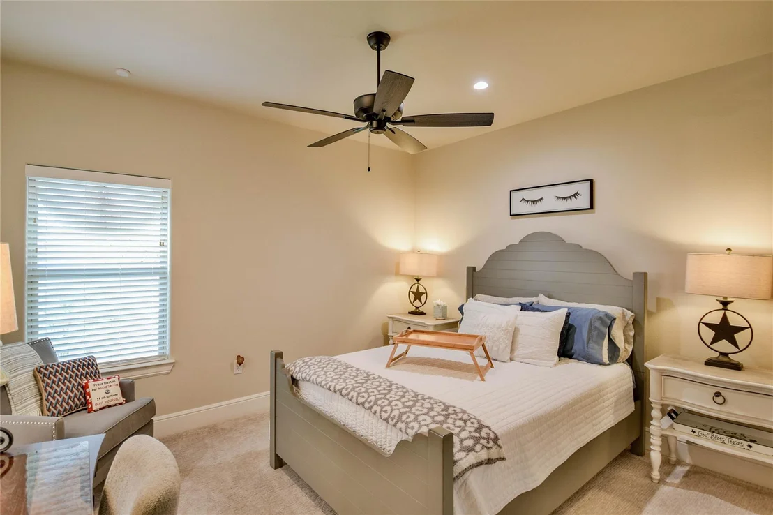 Photo of 8021 White Drive