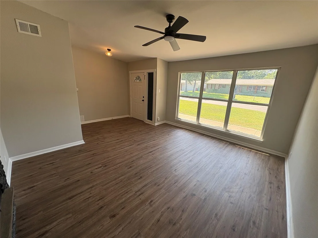 Photo of 425 W Lamberth Road