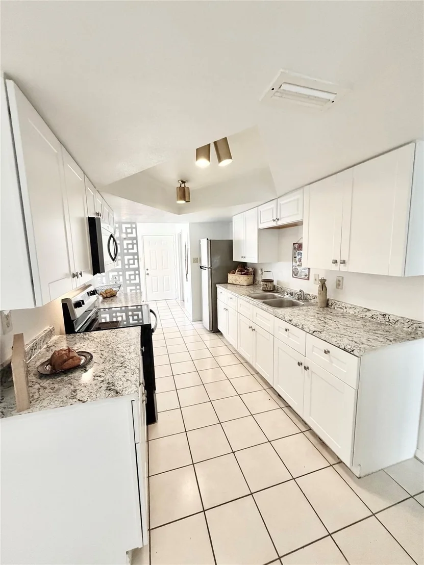 Photo of 2117 Foxcroft Circle