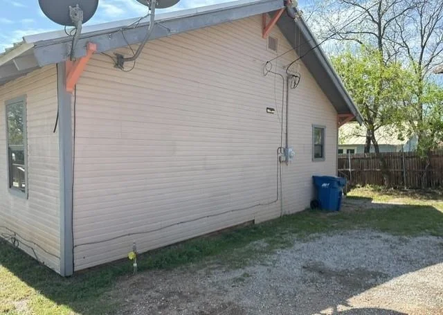 Photo of 700 W 8th Street