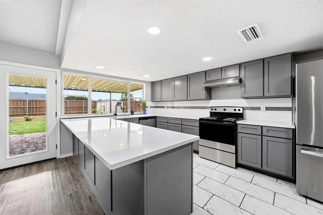 Photo of 4333 Woodbluff Drive