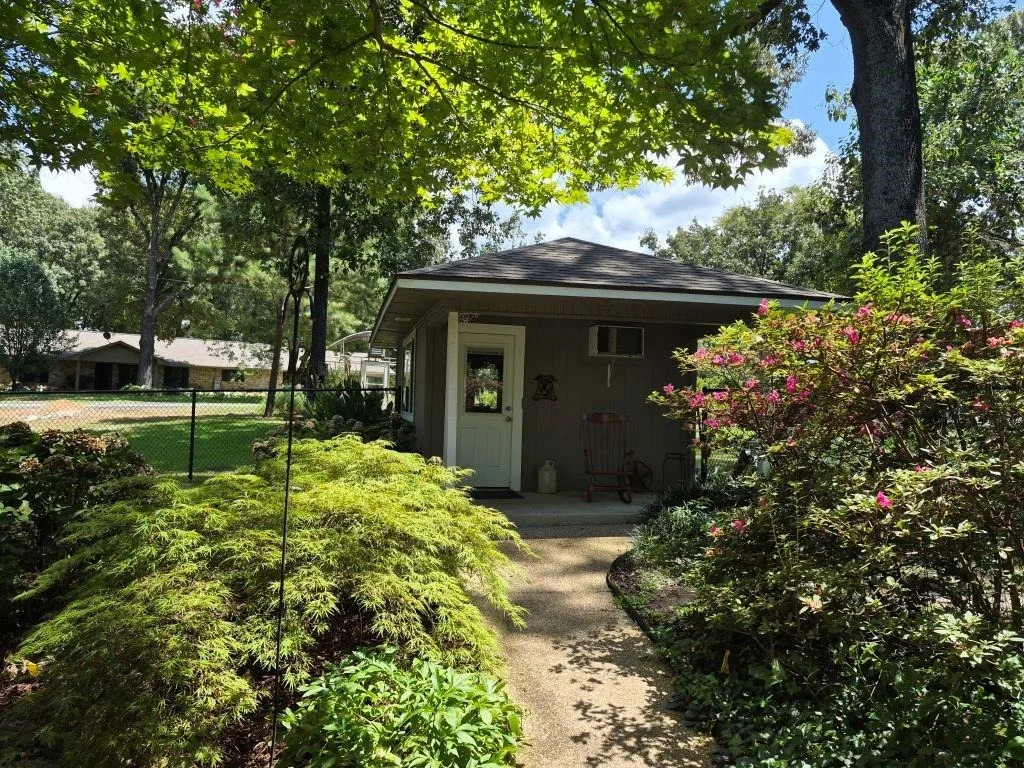 Photo of 665 Private Road 5881