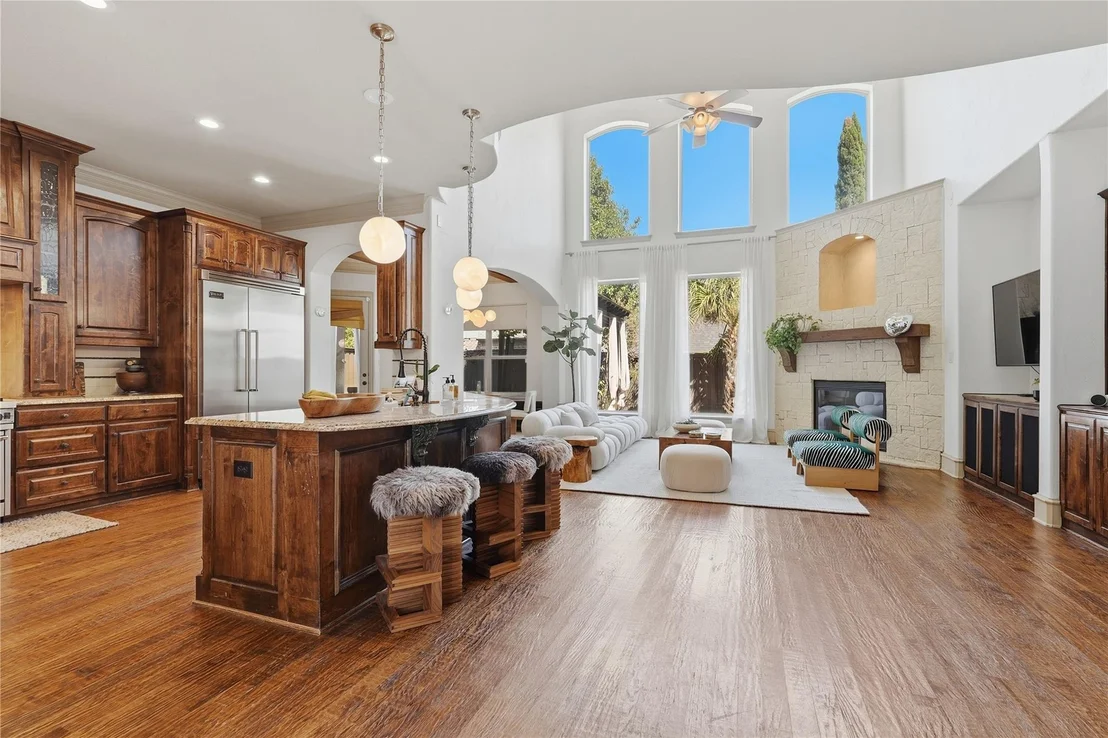 Photo of 5757 Bernay Lane
