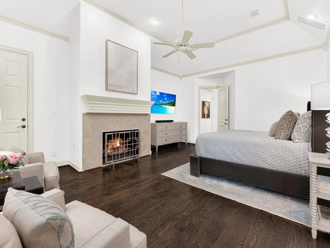 Photo of 2140 Sutton Place